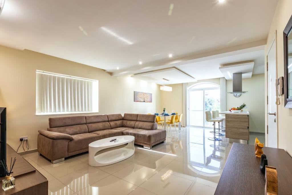 Modern 3 Bedroom Apartment Close To Paceville And Beach Is-Swieqi Exterior photo
